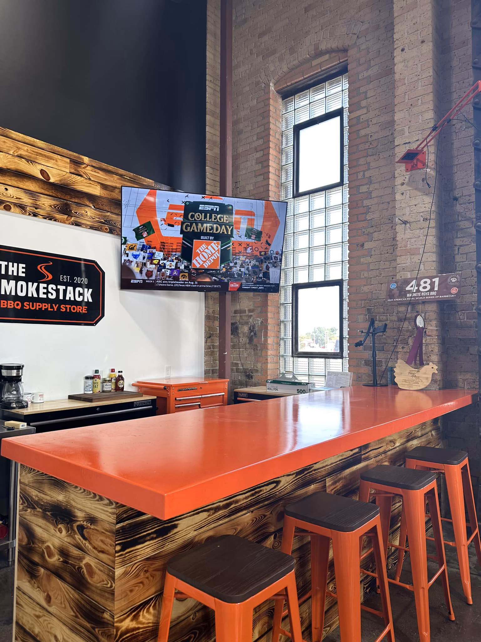 Smokestack Bbq Store 09